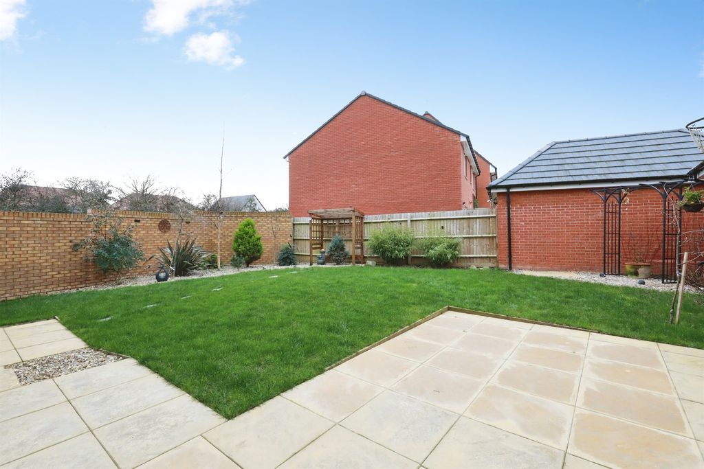 Property photo 3 of 18