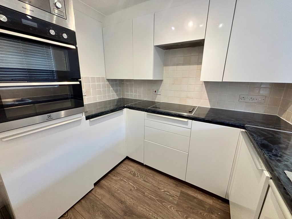 Property photo 3 of 14 Image