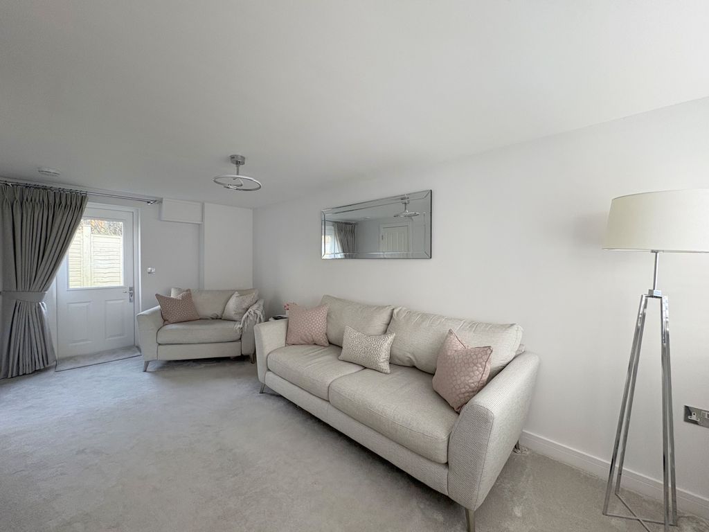 Property photo 2 of 13 Gallery