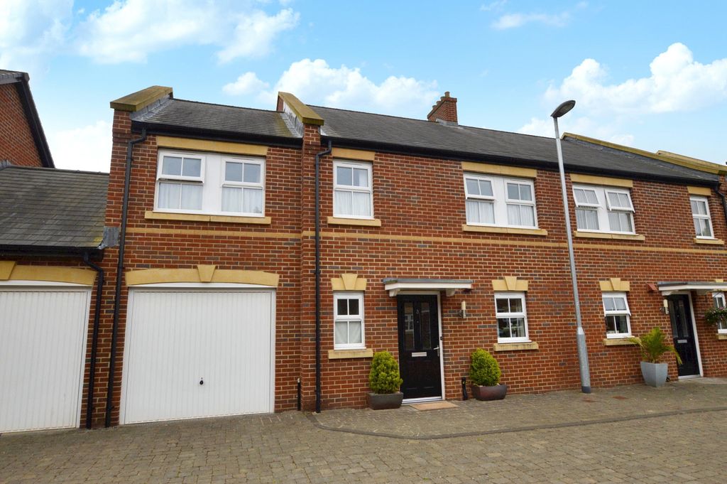 Property photo 1 of 14 Front