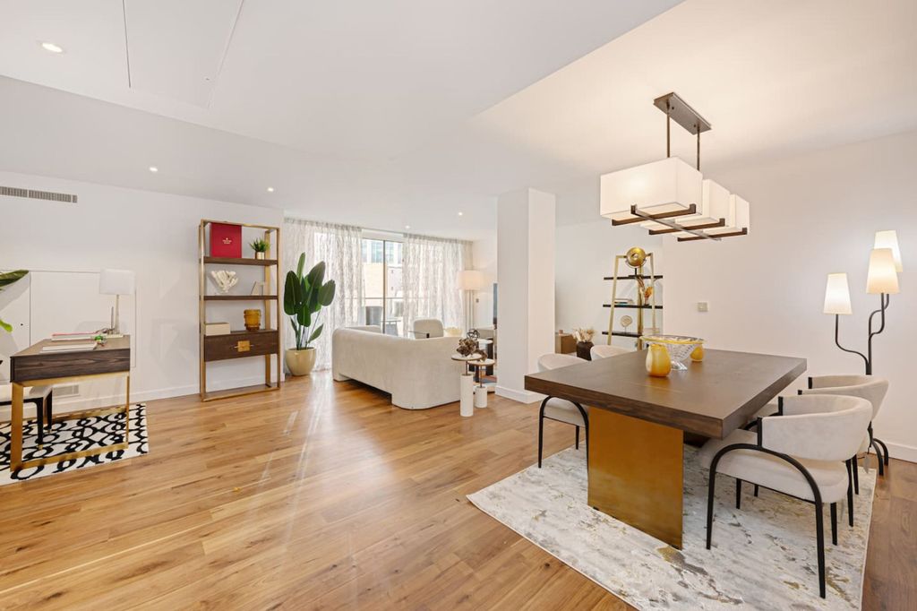 Property photo 1 of 31 Living Room