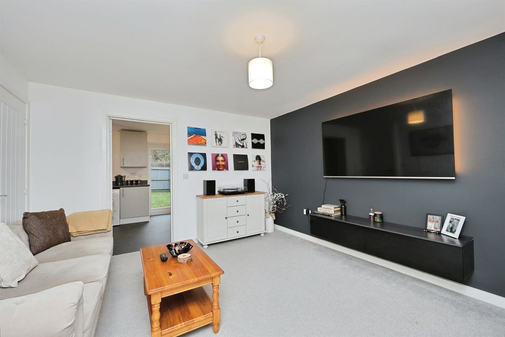 Property photo 3 of 20