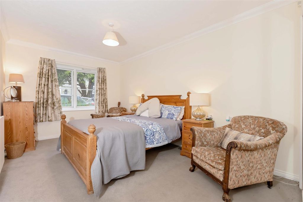 Property photo 3 of 14 Cambridge Lodge.Jpg