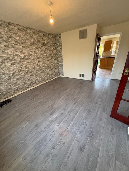 Property photo 3 of 17 Lounge 2 R.Jpg