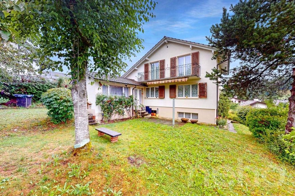 Property photo 3 of 12