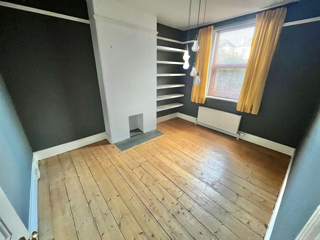 Property photo 3 of 21