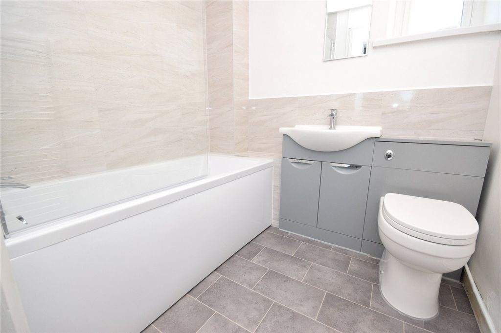 Property photo 2 of 5 Picture No. 04