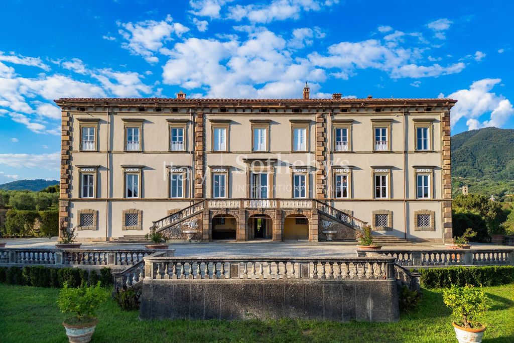 Property photo 3 of 44