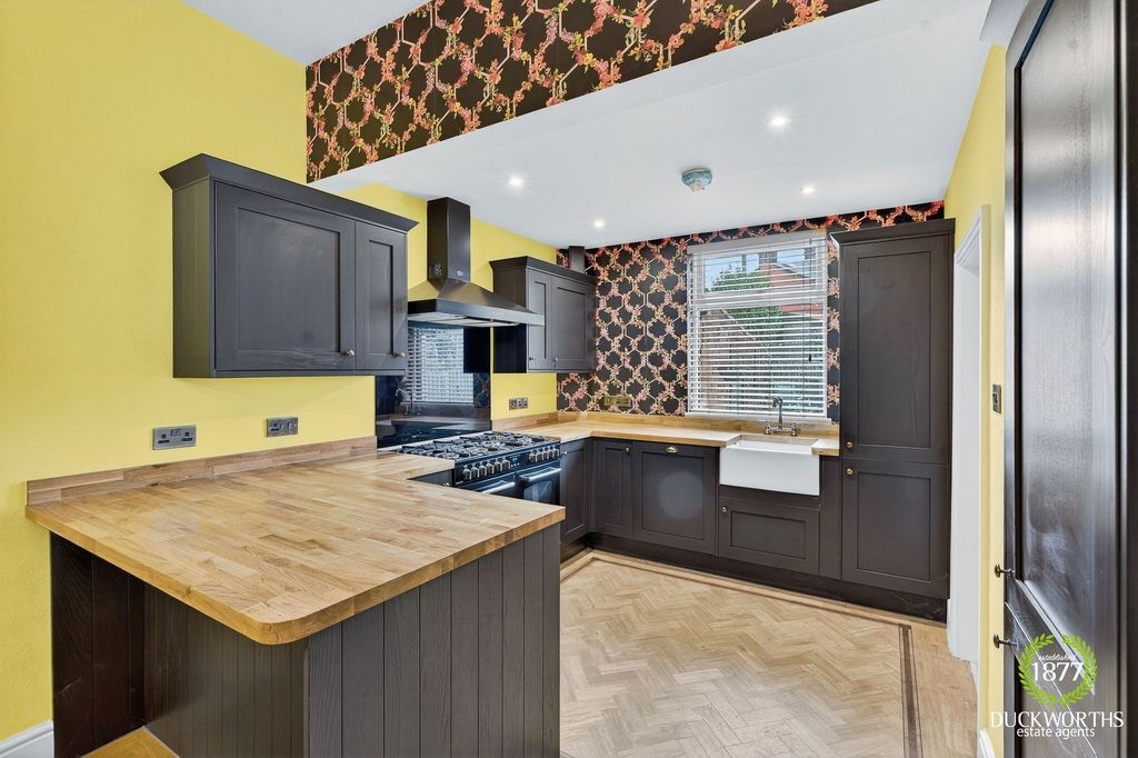 Property photo 3 of 24