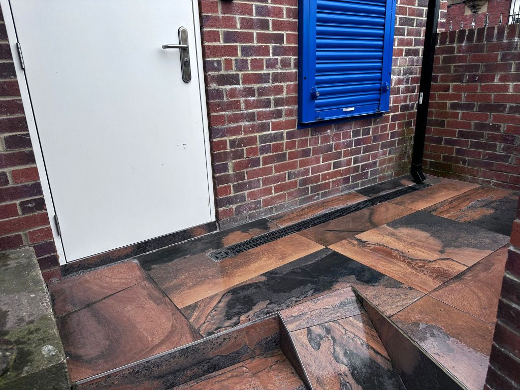 Property photo 3 of 6 Street Entrance