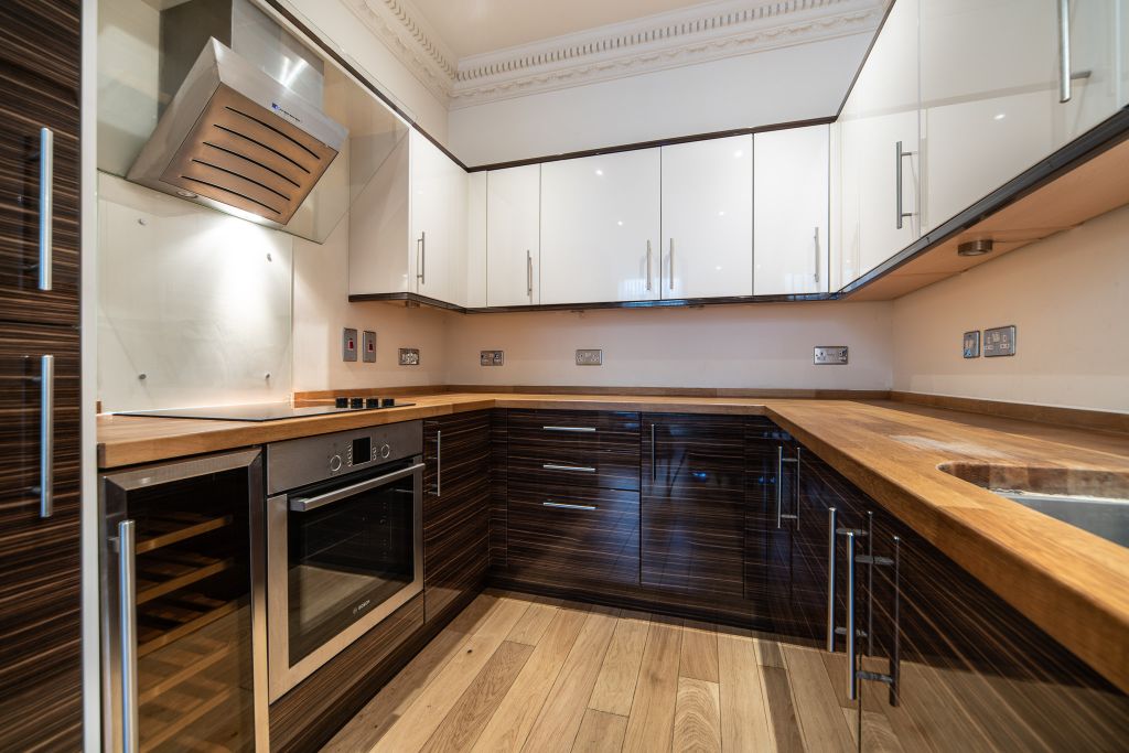 Property photo 2 of 6 Image 4