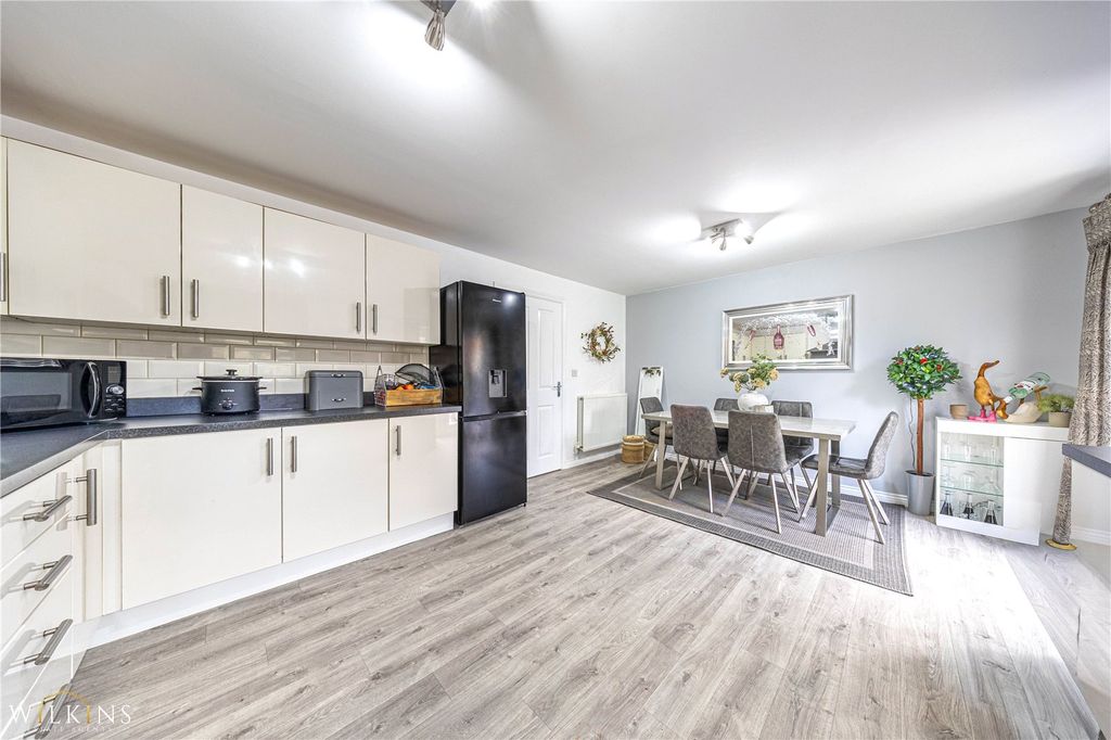 Property photo 2 of 40 Picture No. 21