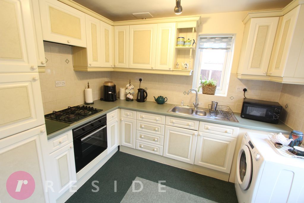 Property photo 3 of 13 Kitchen