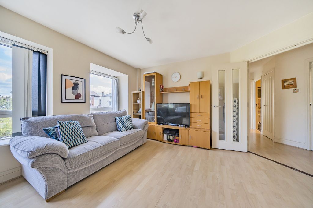 Property photo 3 of 10