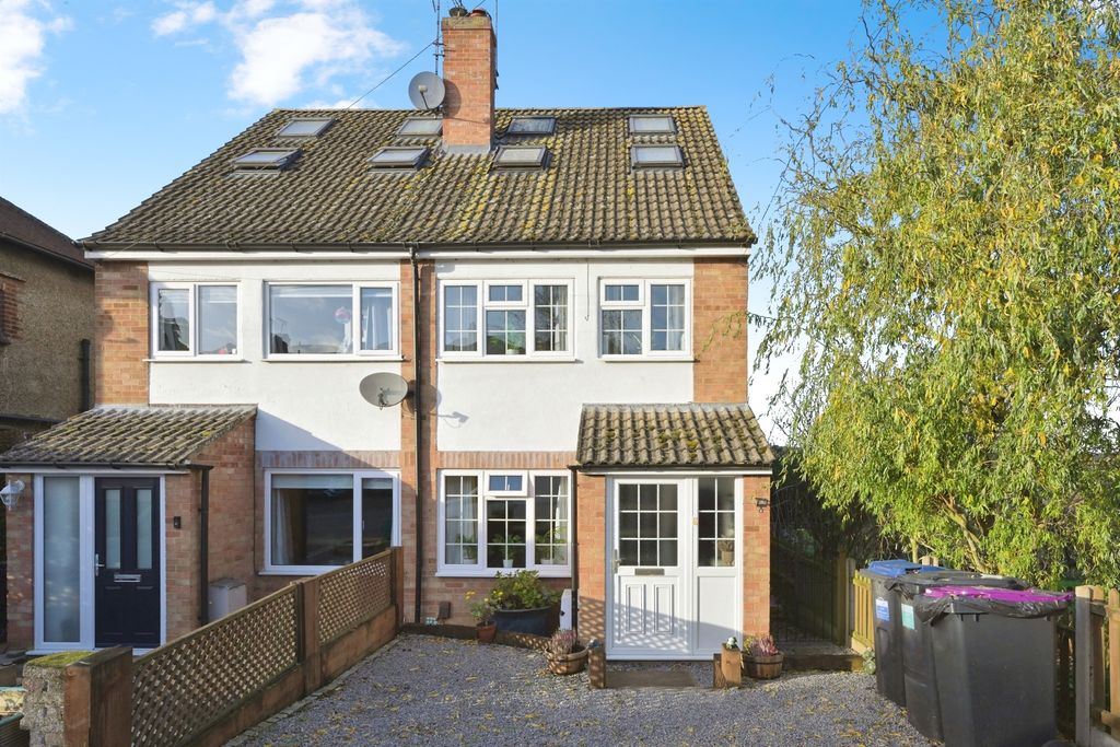 Property photo 1 of 18