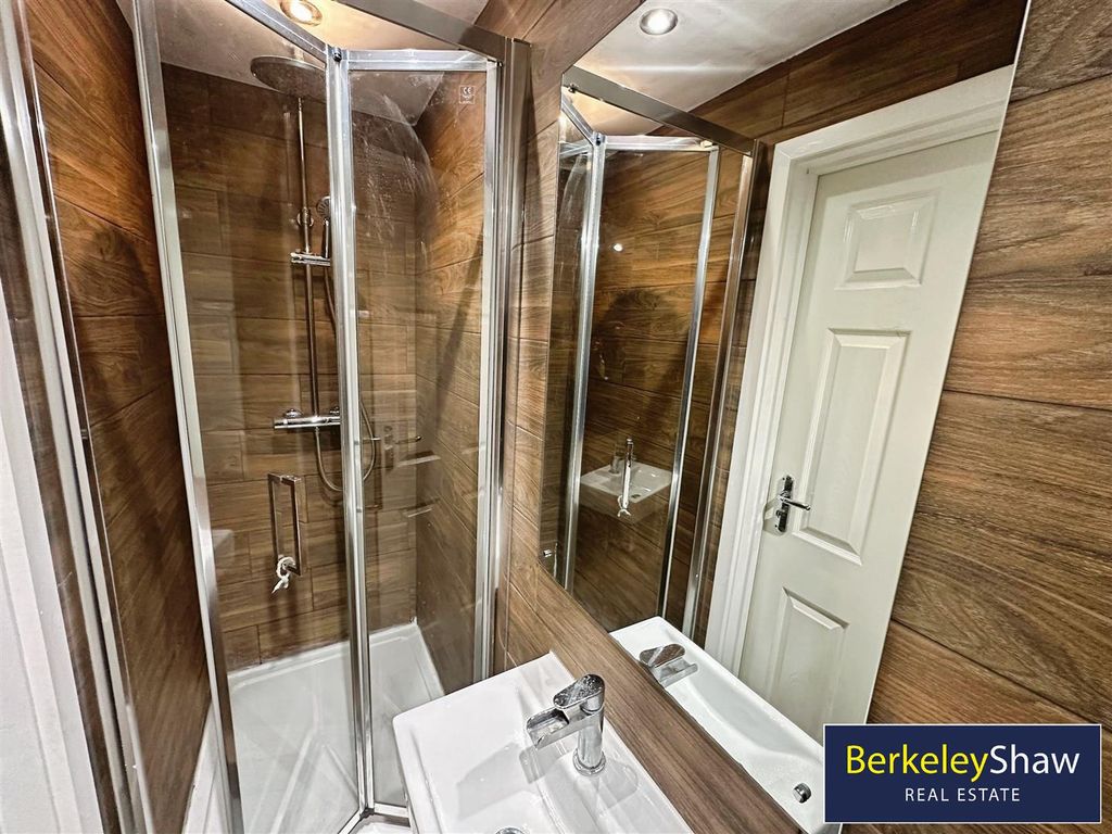 Property photo 2 of 10 Shower Room