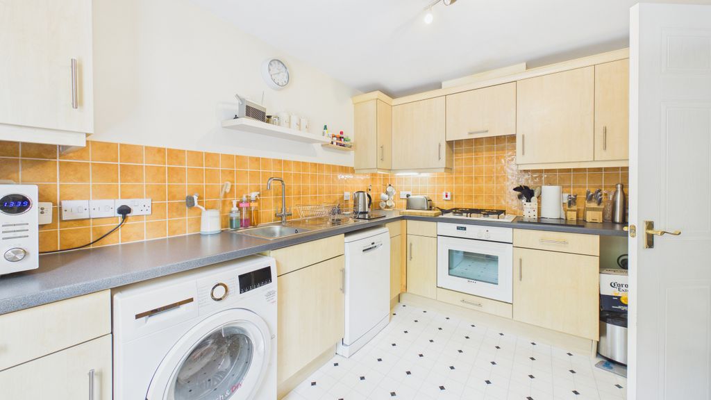 Property photo 2 of 16 Cam04968G0-Pr0117-Still007