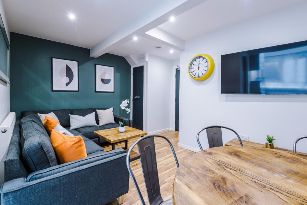 Property photo 3 of 11 Gallery