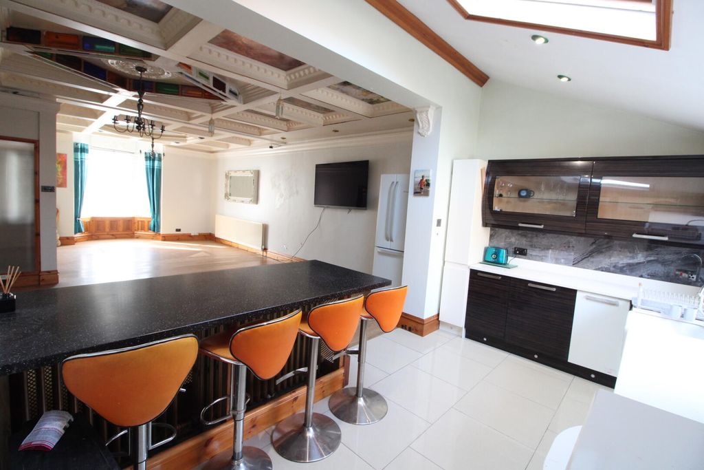 Property photo 3 of 30 Kitchen