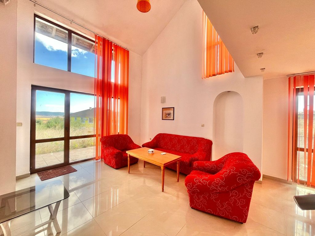 Property photo 2 of 14