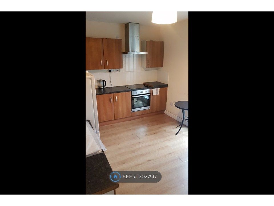 Property photo 2 of 14 Kitchen