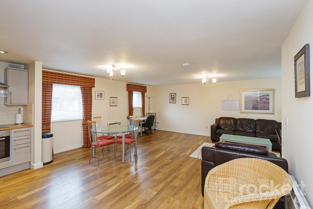 Property photo 2 of 21 5_Trinity_Gwi_6931E_