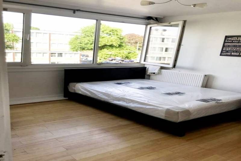 Property photo 3 of 12 Gallery