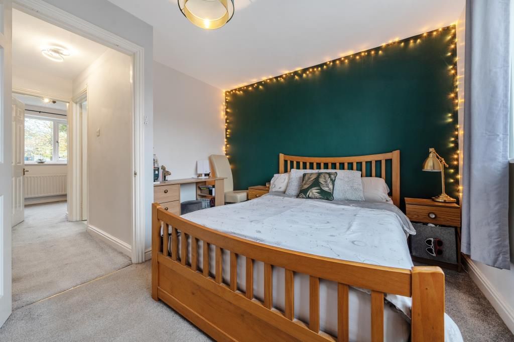 Property photo 2 of 10 Bedroom