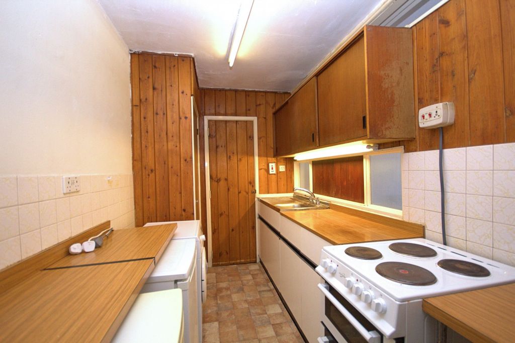 Property photo 3 of 4 Kitchen