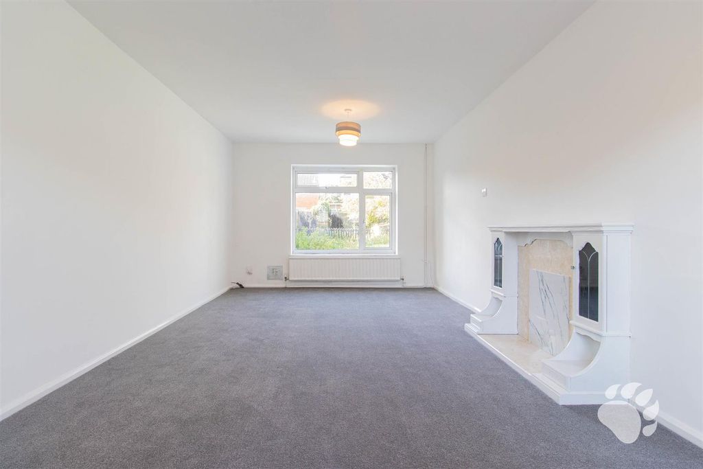 Property photo 3 of 27 Lounge/Diner