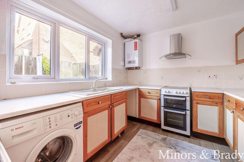 Property photo 3 of 17