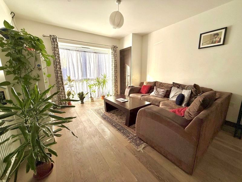 Property photo 2 of 11 Lounge