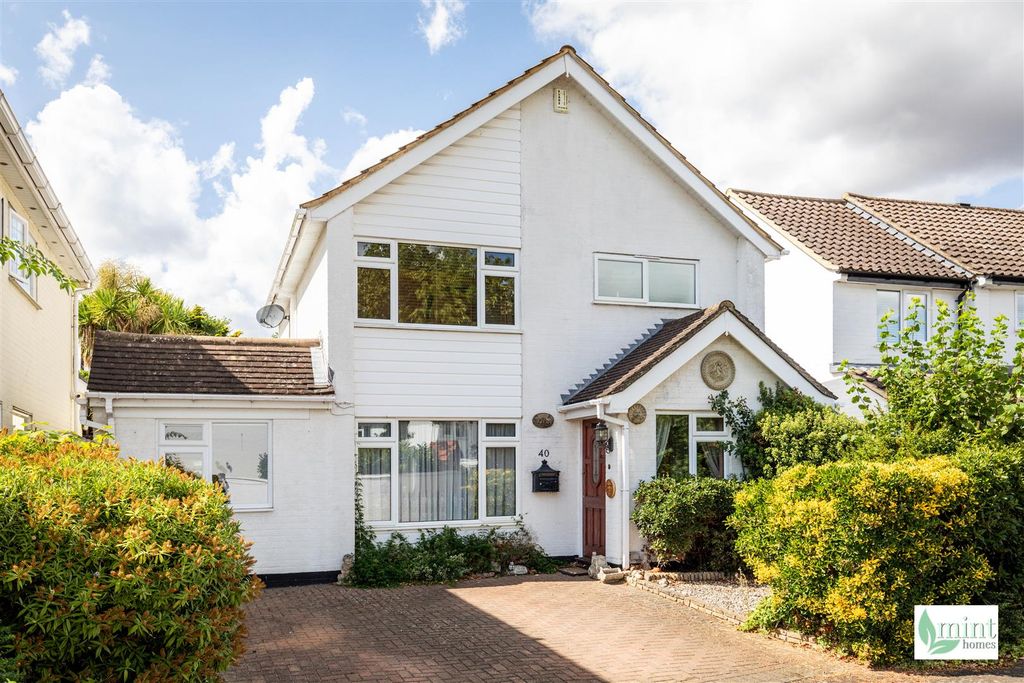 Property photo 1 of 21 Coombe Drive - Watermark-21.Jpg