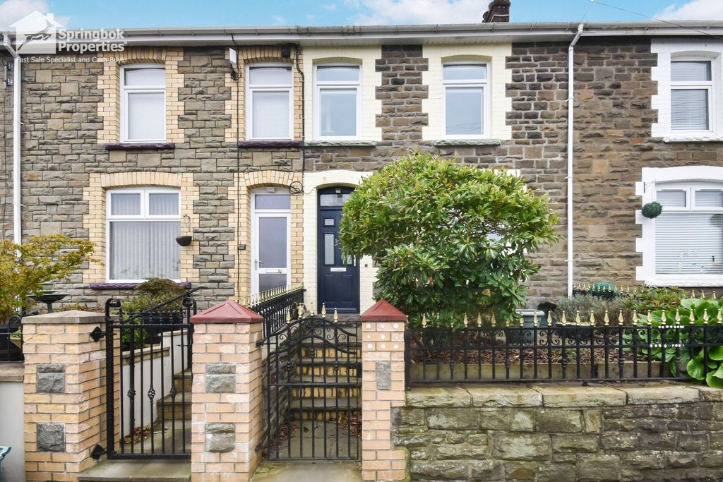 Property photo 1 of 18 Front View