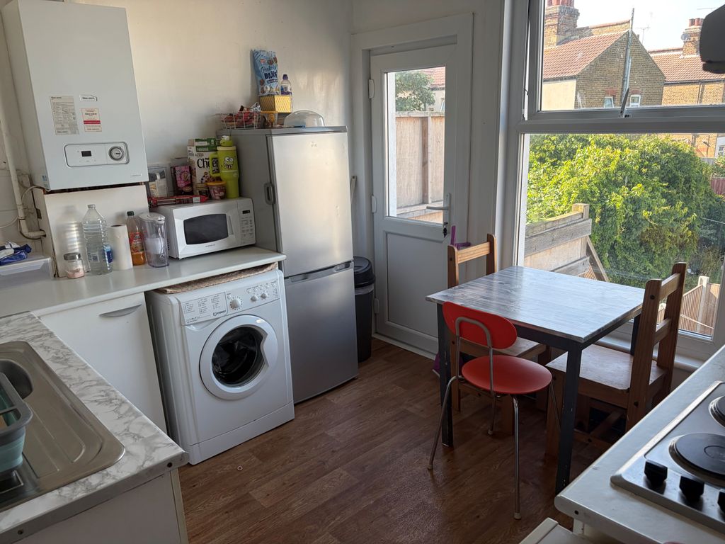 Property photo 2 of 3