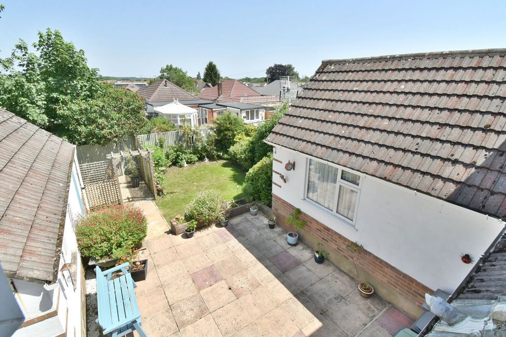 Property photo 3 of 25