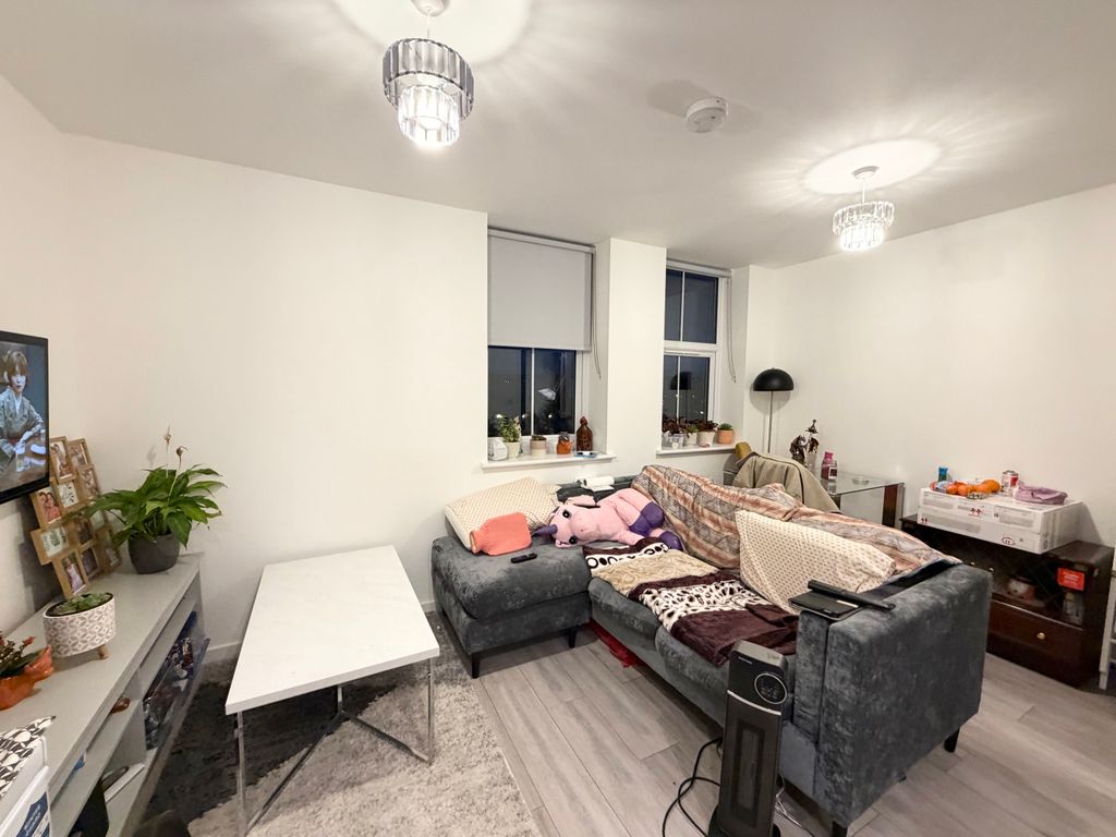 Property photo 3 of 6