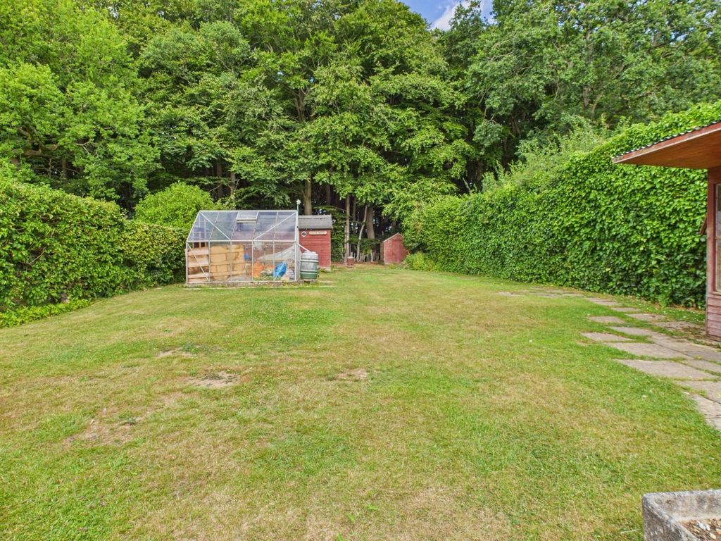 Property photo 2 of 19 Garden