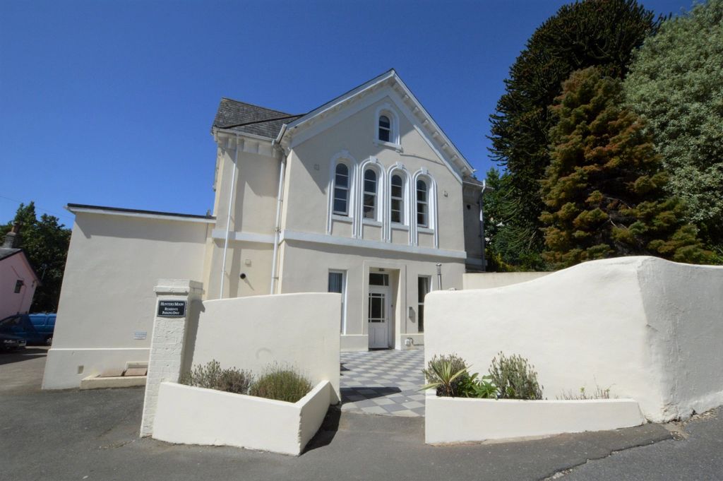 Property photo 1 of 12 Front