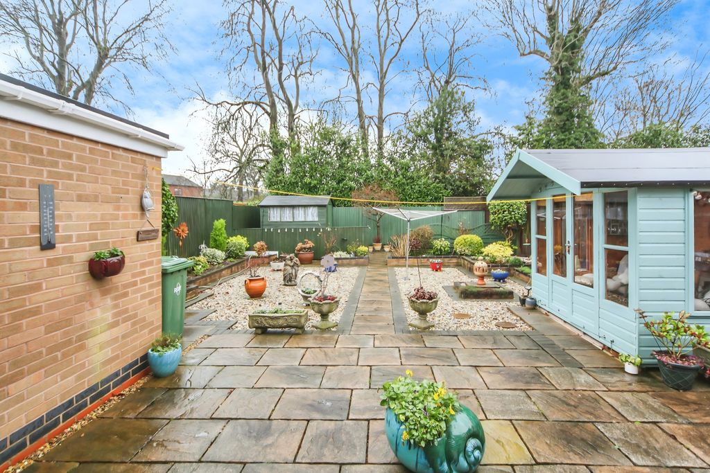 Property photo 2 of 23 Garden