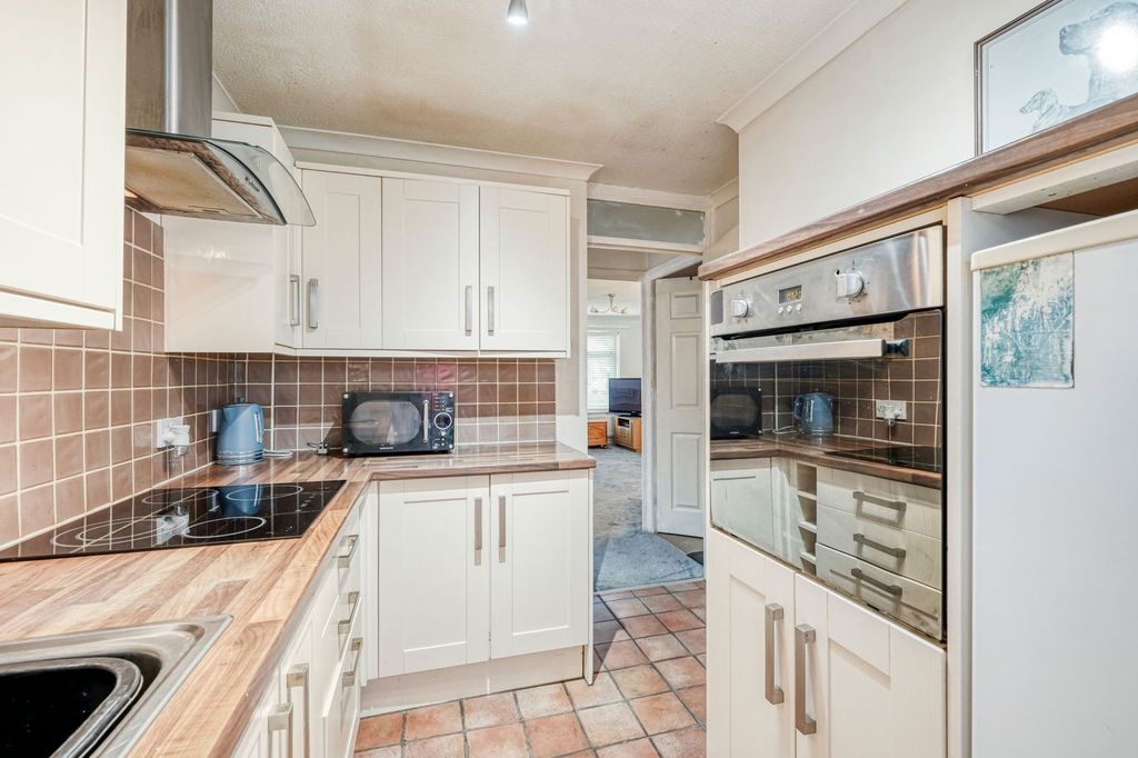 Property photo 2 of 13