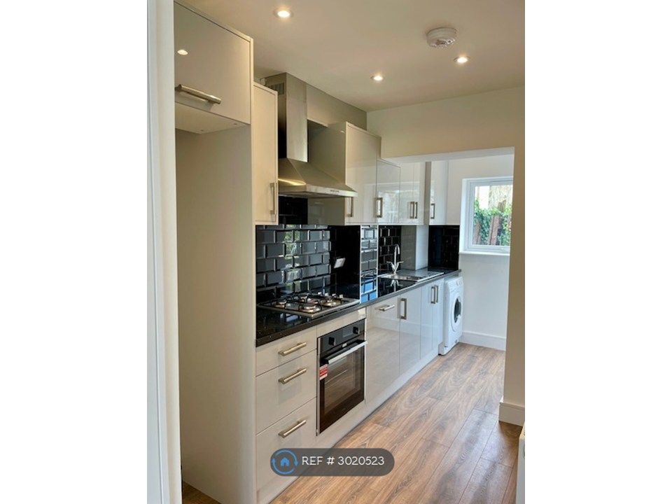 Property photo 1 of 19 Open Plan Kitchen