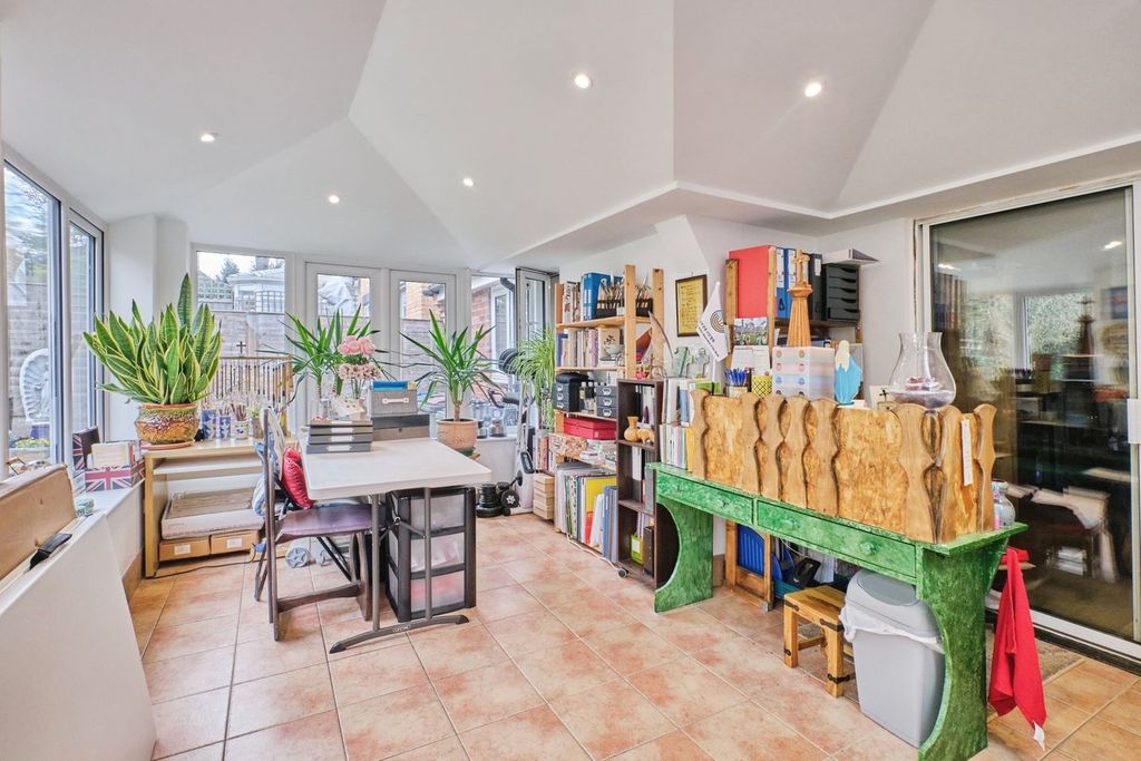 Property photo 3 of 20