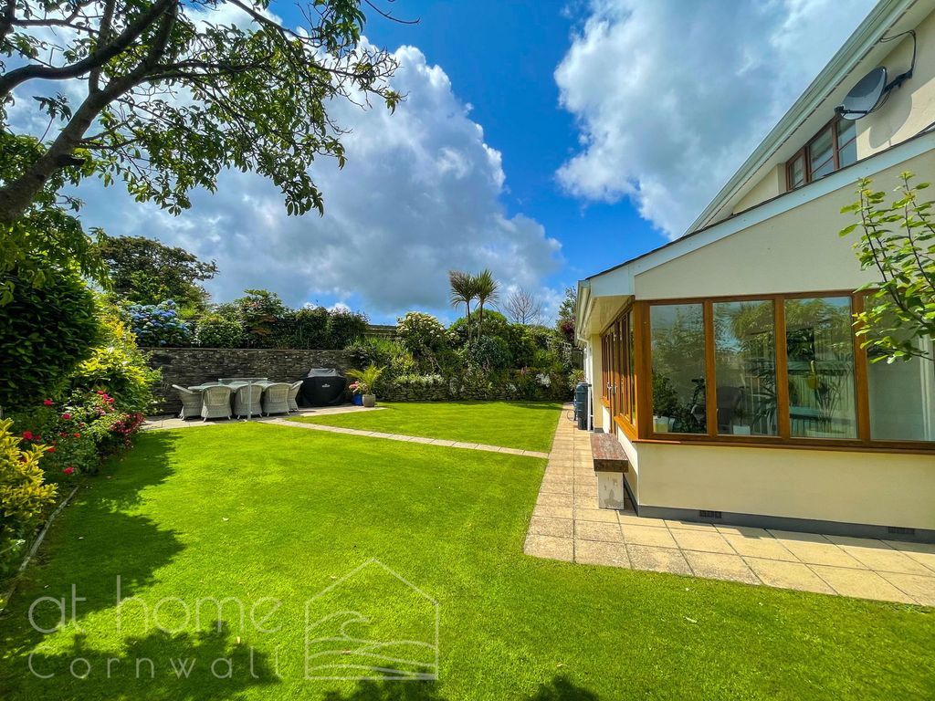 Property photo 2 of 59
