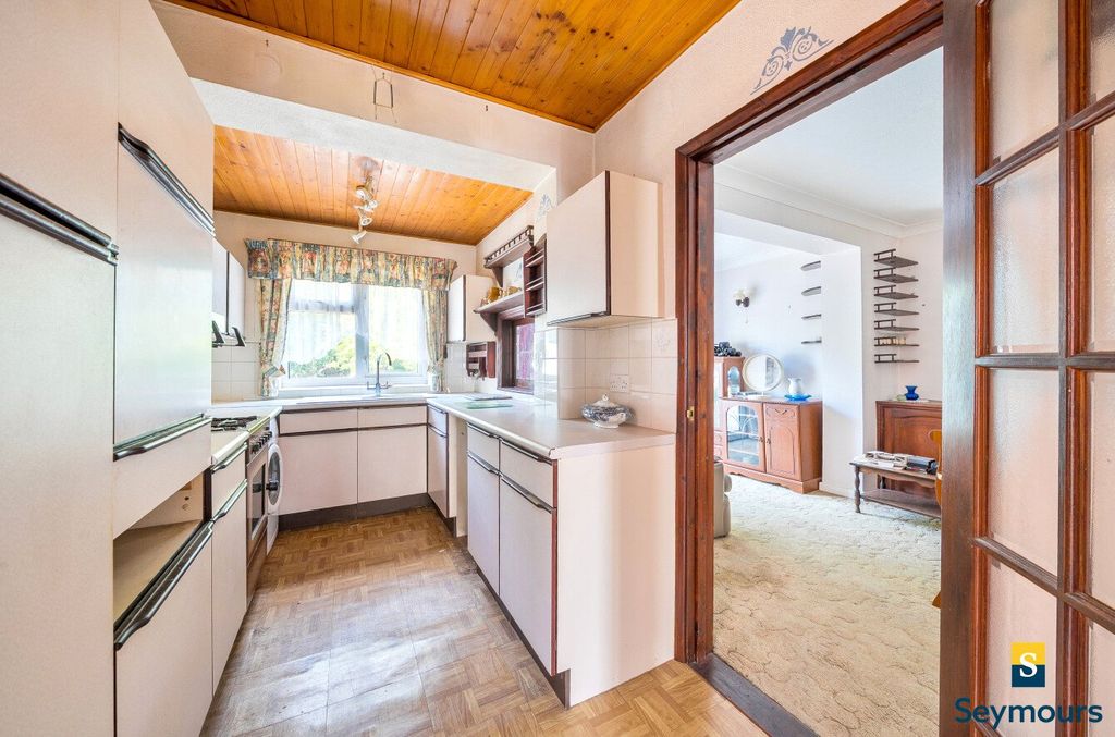 Property photo 3 of 13 Kitchen