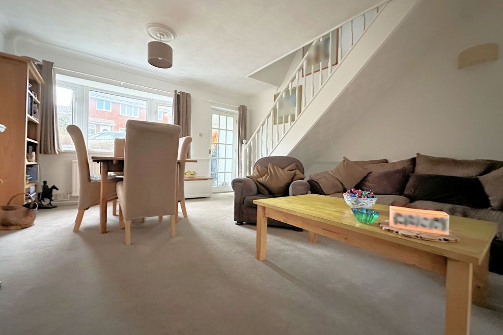 Property photo 2 of 15 Lounge