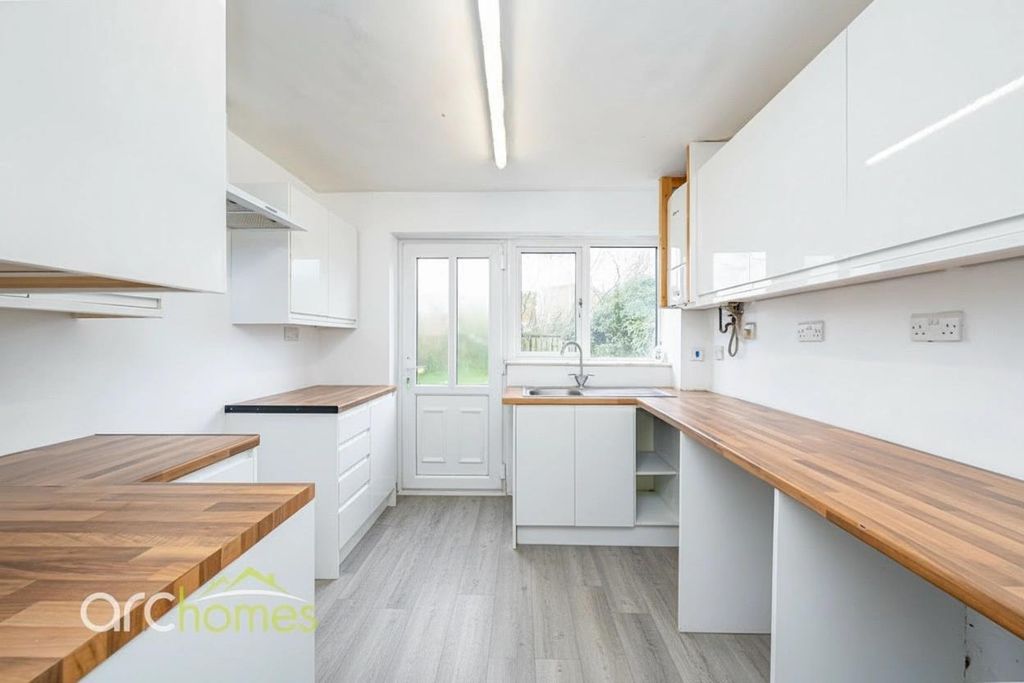 Property photo 3 of 20 _1_1774878038033_Raw.Jpg