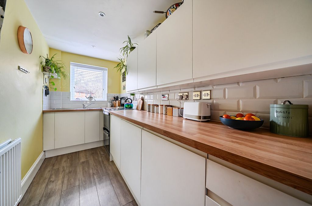 Property photo 2 of 11 14177651069988625589Fc