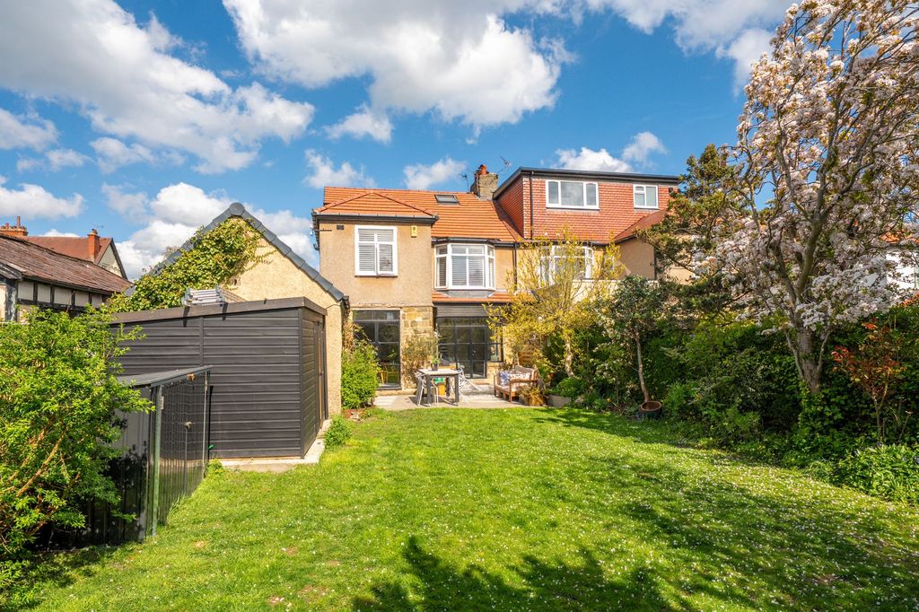 Property photo 3 of 46