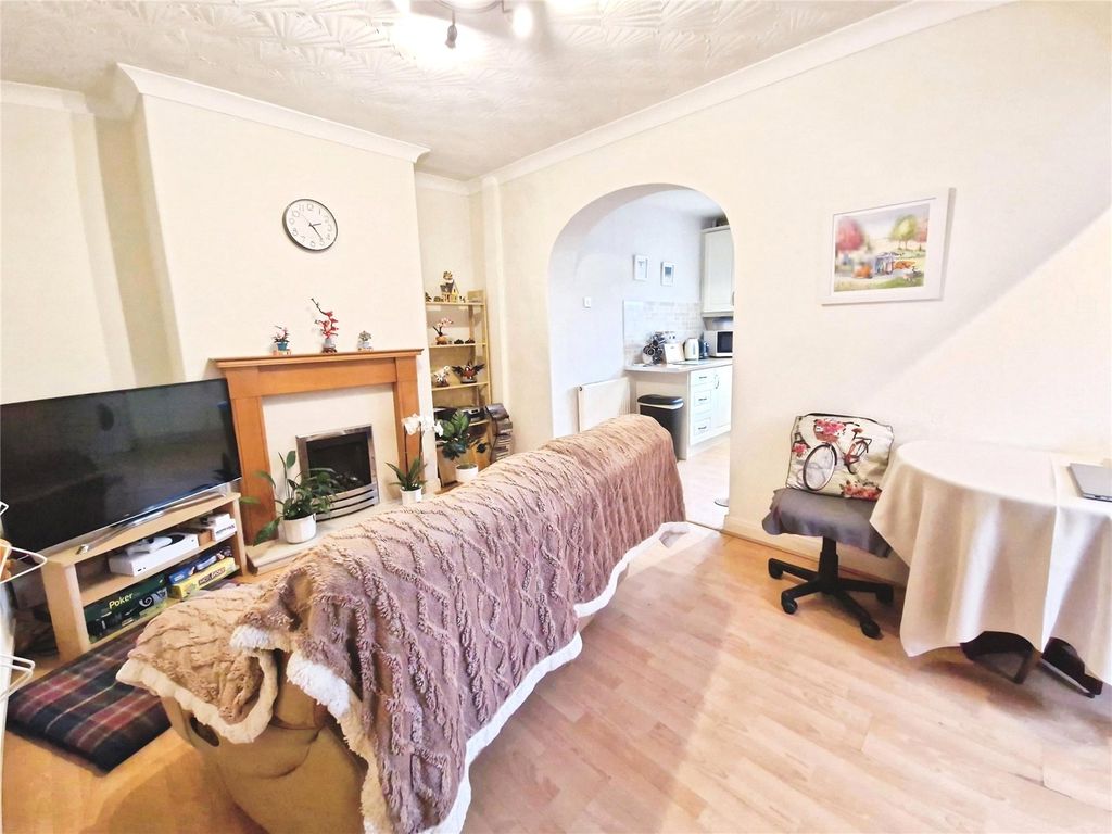 Property photo 3 of 18 Picture No. 17